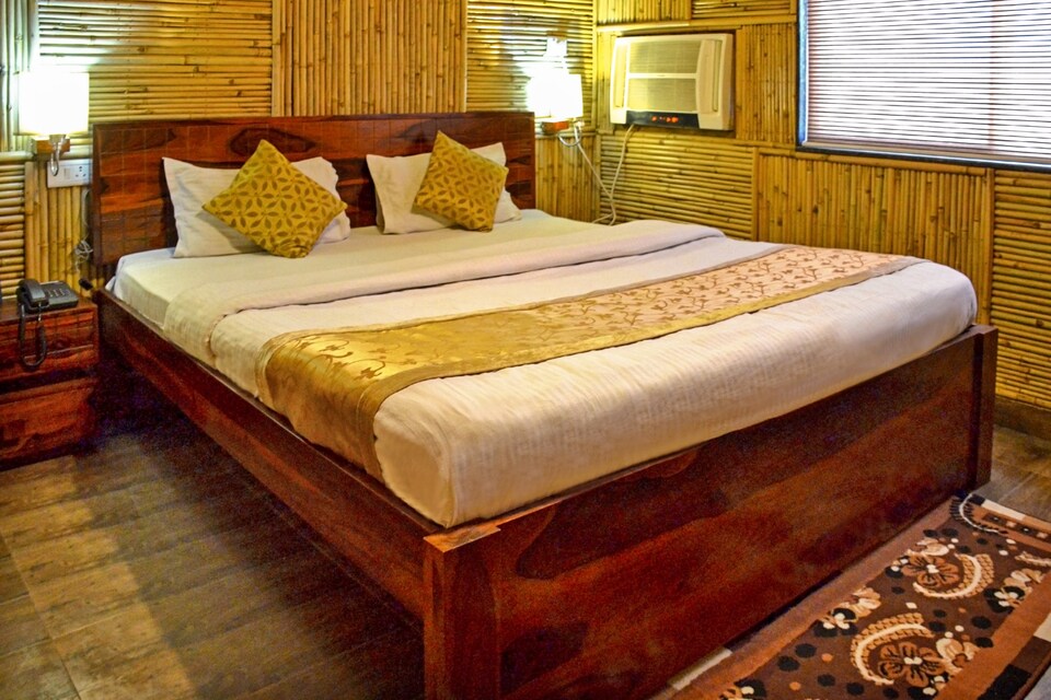 OYO 5769 near Charbagh Railway Station, Charbagh Lucknow, Lucknow