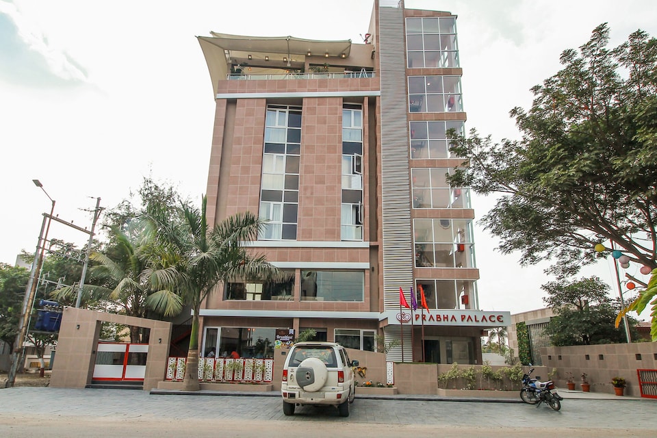 Capital O 69997 Hotel Prabha Palace , Ahmednagar, Ahmednagar