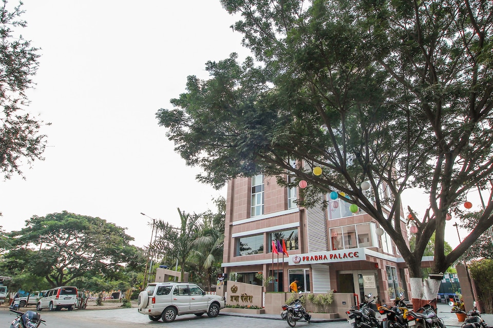 Capital O 69997 Hotel Prabha Palace , Ahmednagar, Ahmednagar