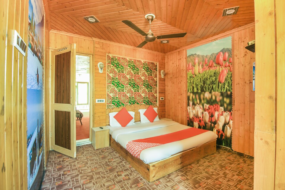 OYO 70011 Royal Resort Guest House, Dalgate Srinagar, Srinagar