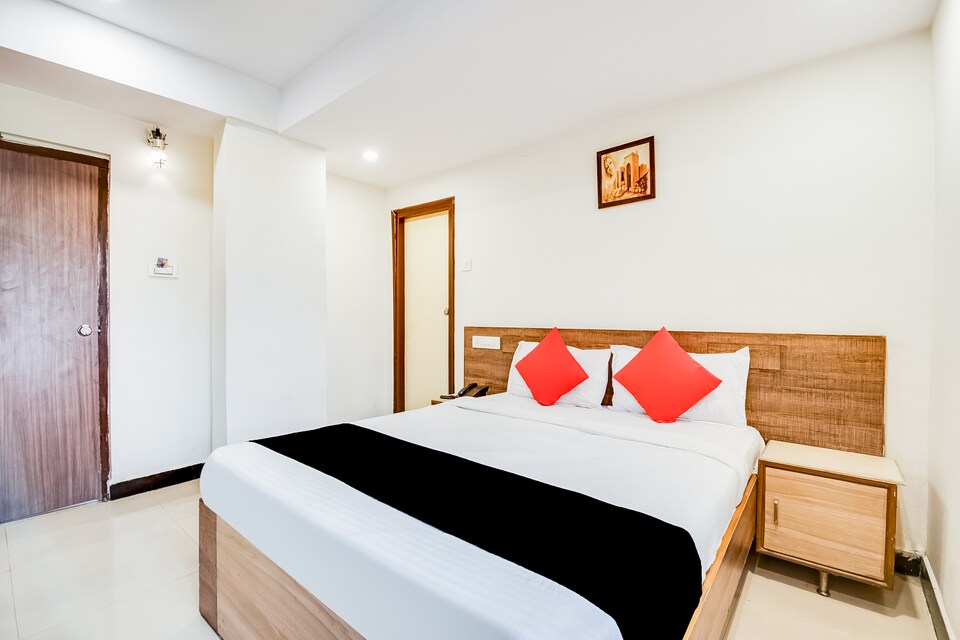 Capital O 70031 Hotel Sowbhagya, Transit Vizag, Visakhapatnam