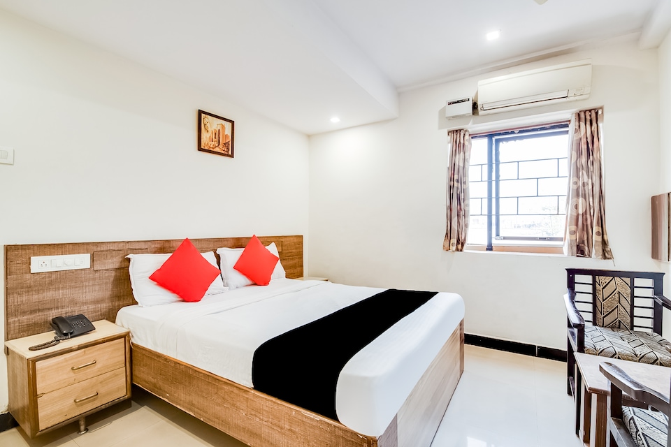 Capital O 70031 Hotel Sowbhagya, Transit Vizag, Visakhapatnam