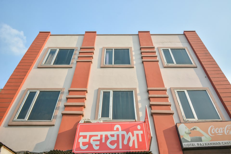OYO 70037 Raj Kanwar Castle, Ranjit Avenue Amritsar, Amritsar