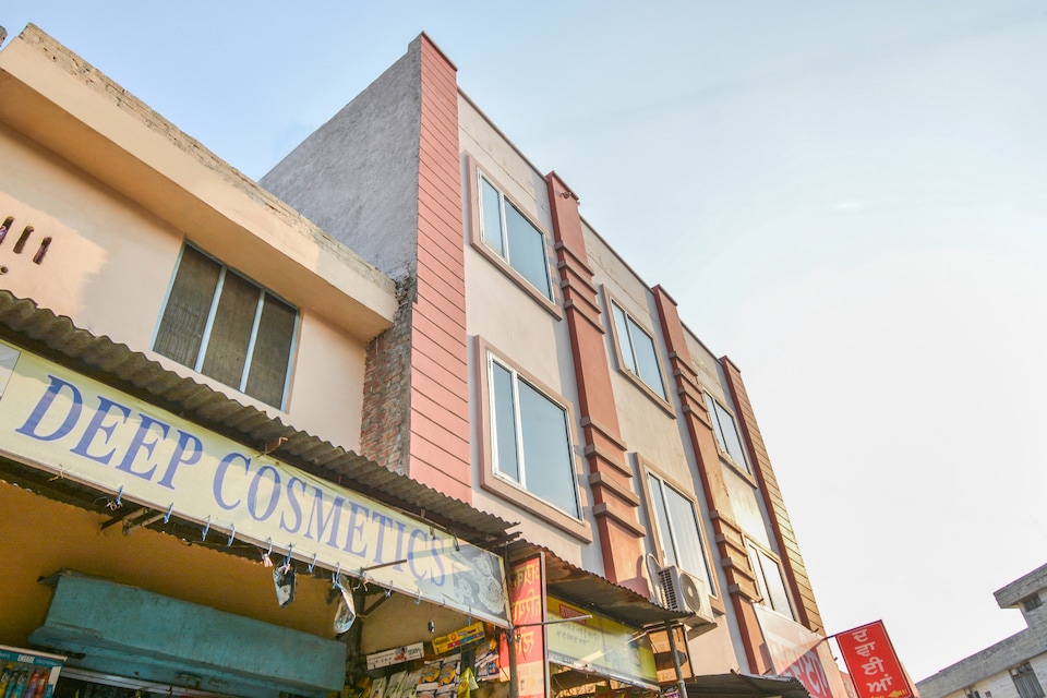 OYO 70037 Raj Kanwar Castle, Ranjit Avenue Amritsar, Amritsar