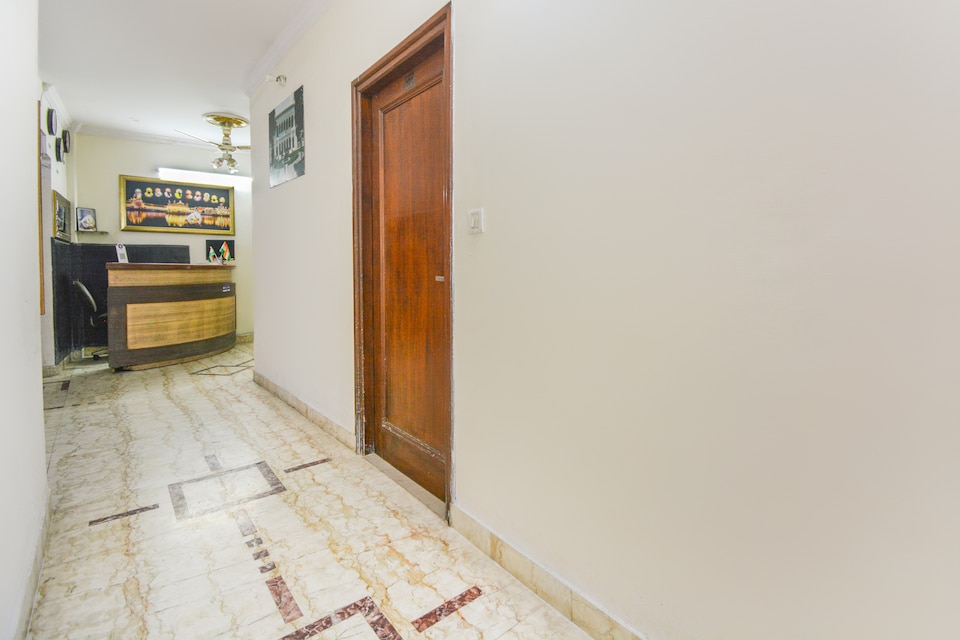 OYO 70037 Raj Kanwar Castle, Ranjit Avenue Amritsar, Amritsar