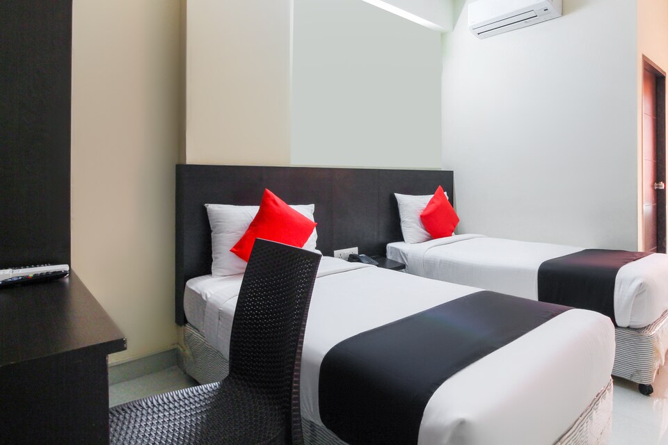 Capital O Limestone Luxury Rooms Near Shilparamam, Gachibowli, Hyderabad