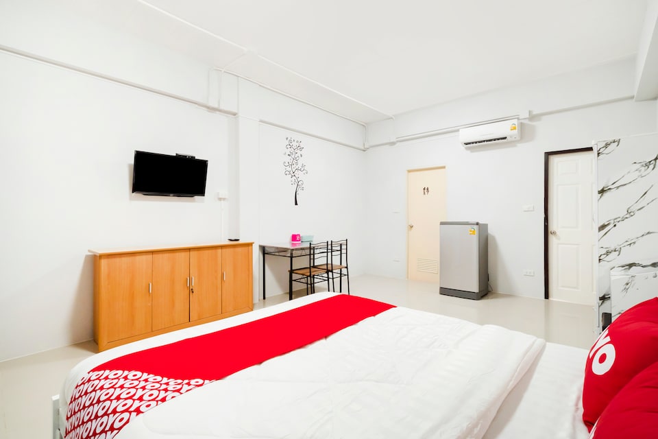 OYO 633 Plearn Plearn Villa, Sattahip Main Road P2, Chonburi