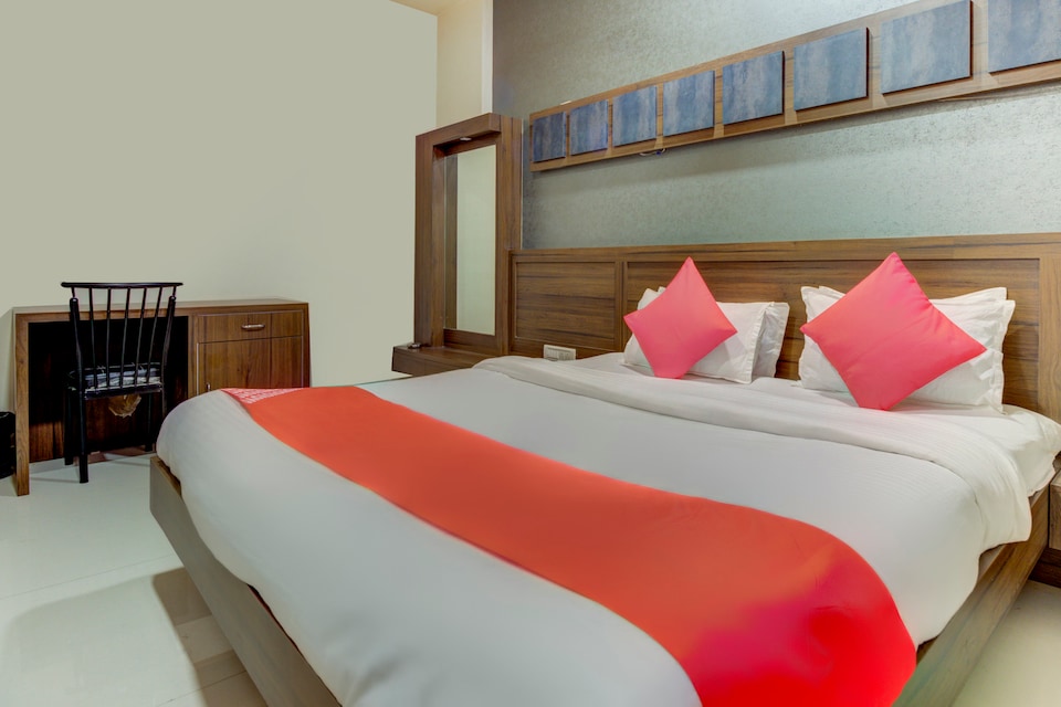 OYO 70064 Hotel Ambar Lodging Boarding, Mumbai- Kalyan-Bhiwandi- Badalapur, Mumbai