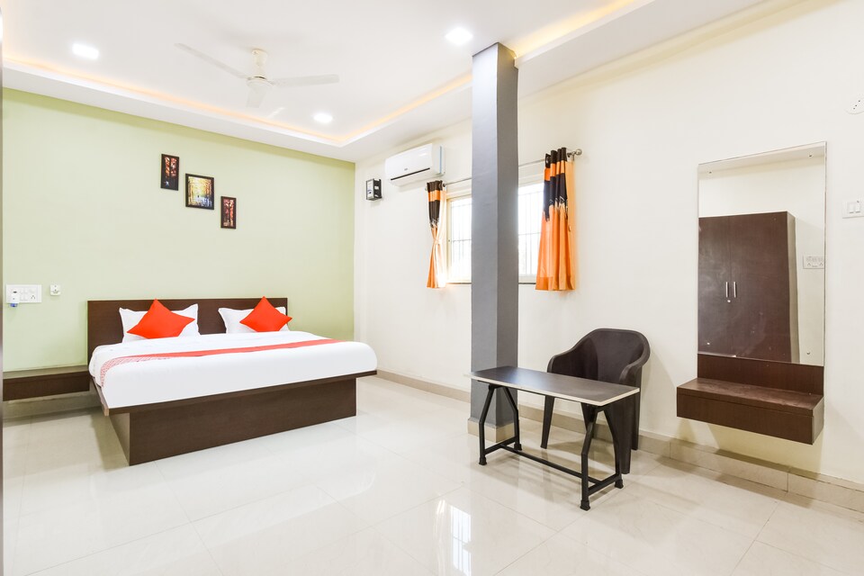 OYO 70102 Hotel Ira Inn, Chikalthana MIDC, Aurangabad