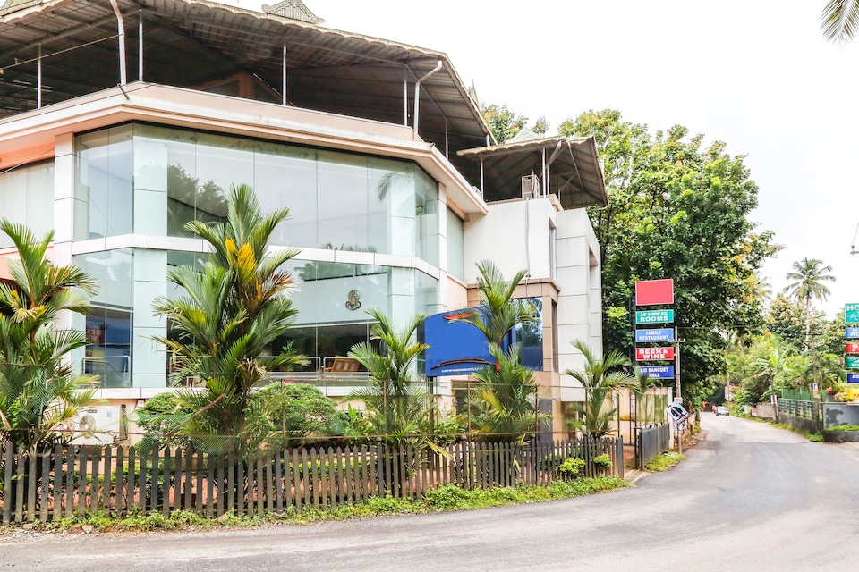 OYO Rooms 119 Manjapra, Ankamaly Airport Kochi, Kochi