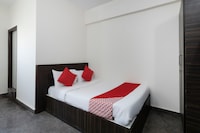 Hotel O Sunrise Triangles Karmelaram Station