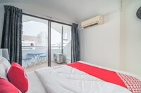 OYO 648 Ake Apartment