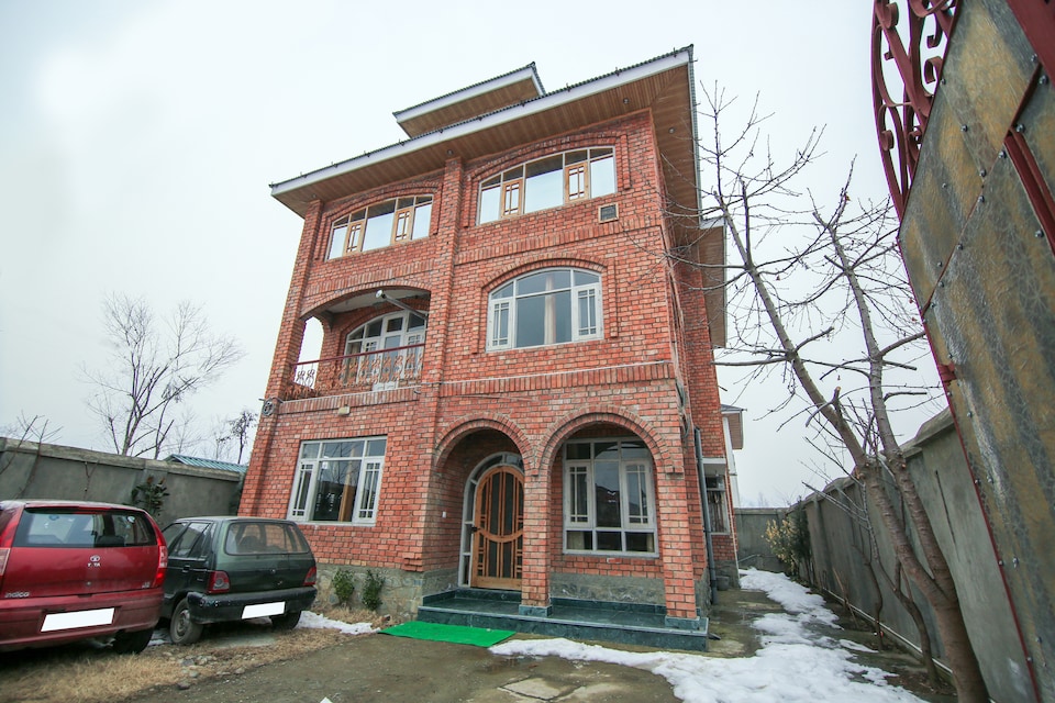 OYO 70131 Valley Heritage, Dalgate Srinagar, Srinagar