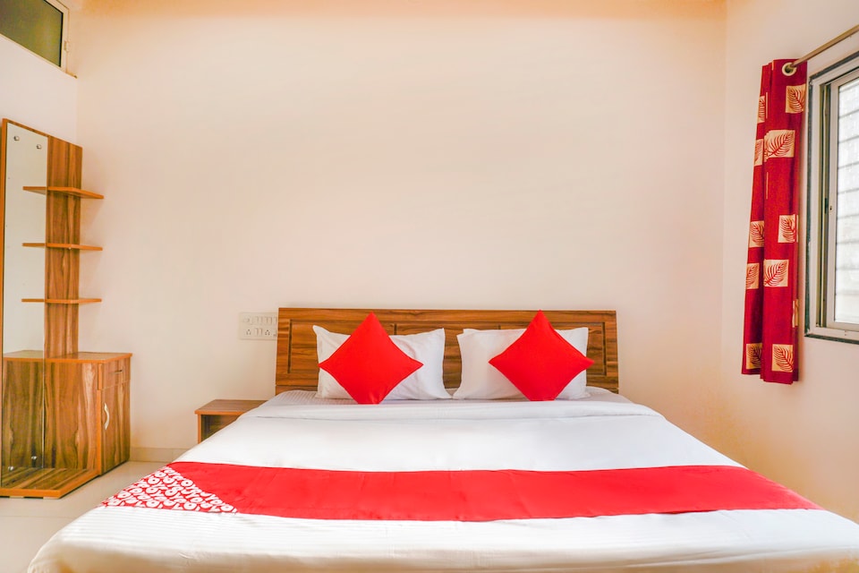 OYO 70135 Hotel Peshwai Lodge, Jejuri, Pune