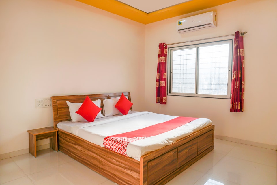 OYO 70135 Hotel Peshwai Lodge, Jejuri, Pune