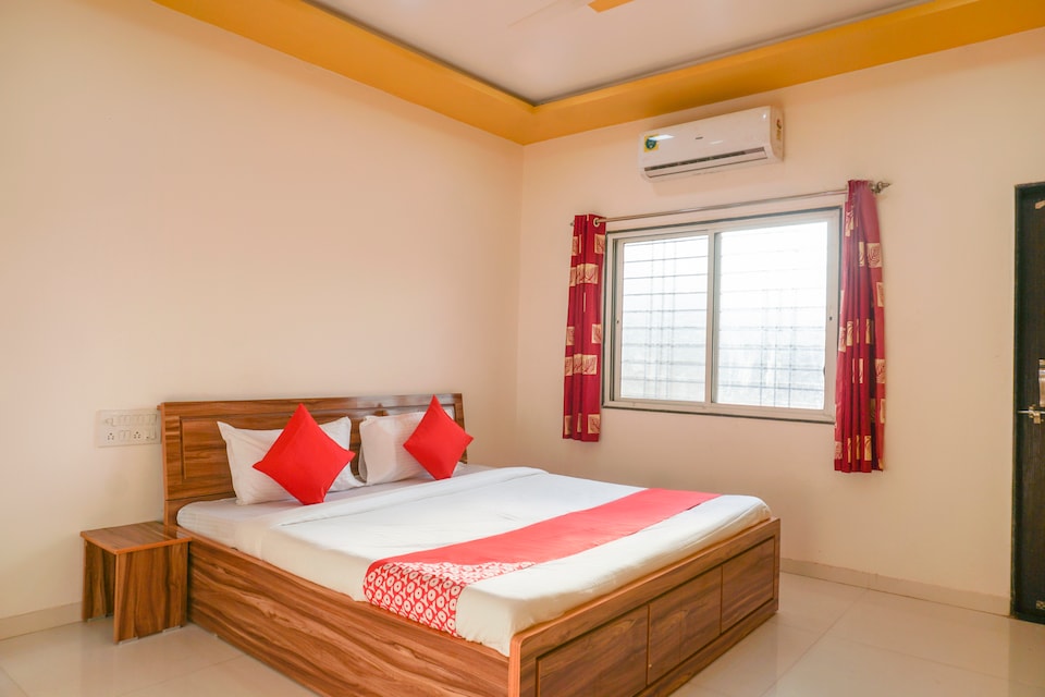 OYO 70135 Hotel Peshwai Lodge, Jejuri, Pune