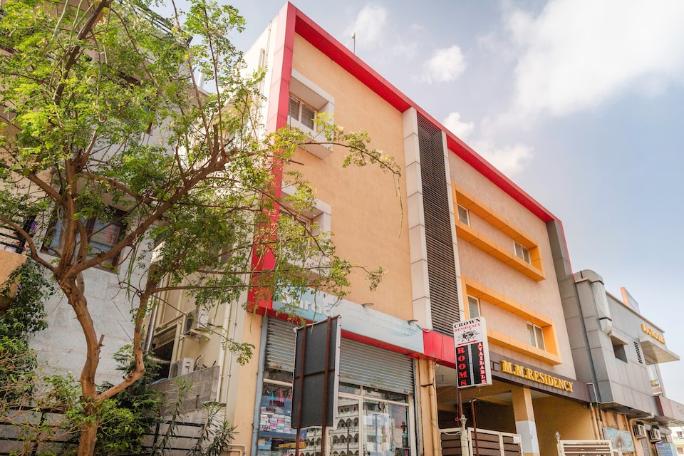 Capital O 70139 Crown Residency , Perumbakkam, Chennai