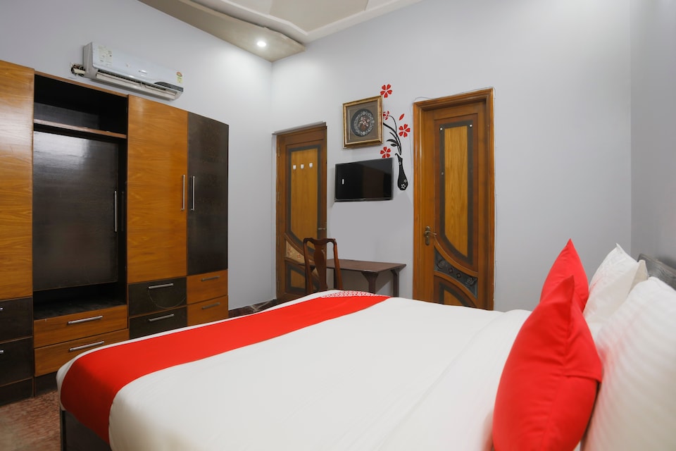 OYO 70141 Vasanti Hotel, Greater Noida, Noida