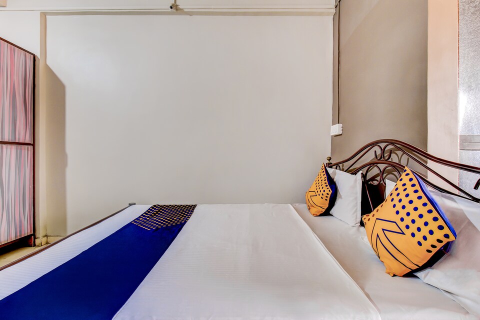 SPOT ON Aastha Lodge, Ozar, Nashik