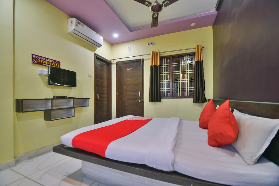 OYO 70145 Hotel Utsav Place And Restaurant , Airport Udaipur, Udaipur