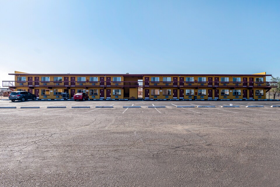 OYO Hotel Tucson Silver, C85713, Tucson AZ