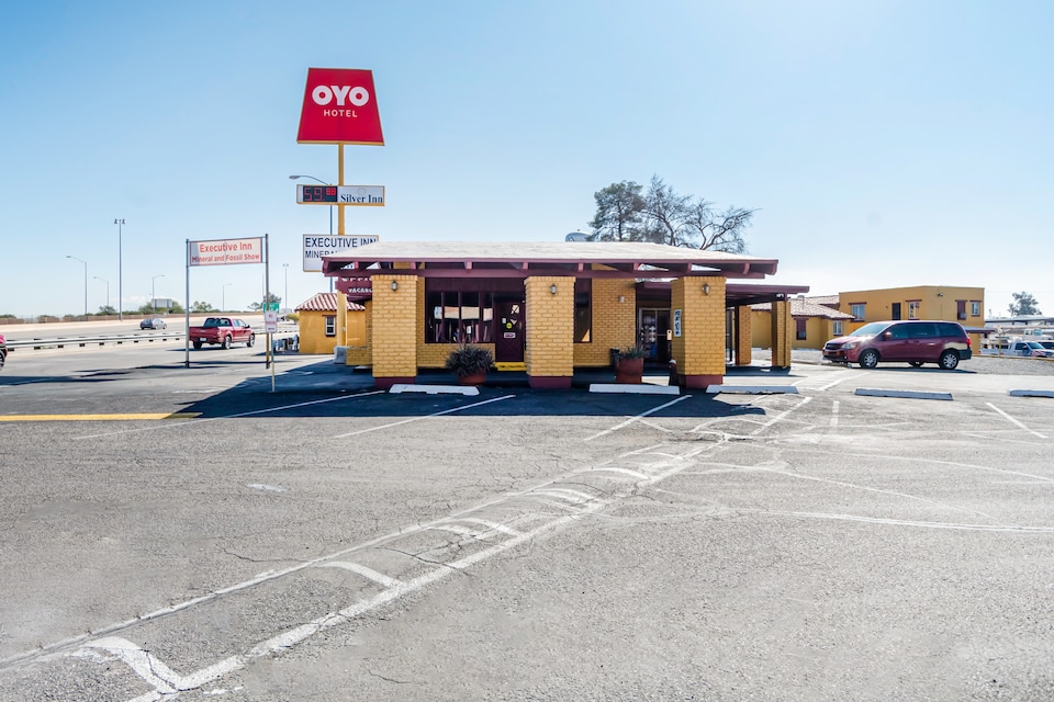 OYO Hotel Tucson Silver, C85713, Tucson AZ