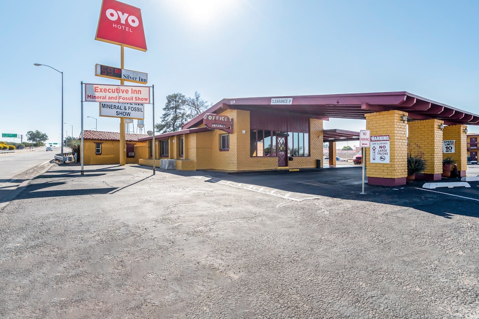 OYO Hotel Tucson Silver, C85713, Tucson AZ