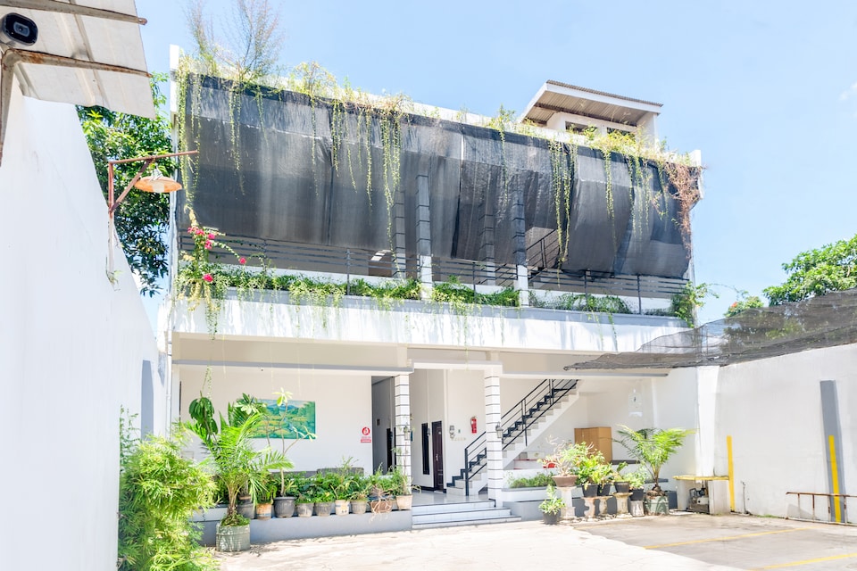 OYO Life 2952 Elohim Kost, Kabupaten Jember, Kabupaten Jember