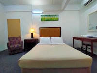 OYO 89922 The Sarina Hotel & Cafe