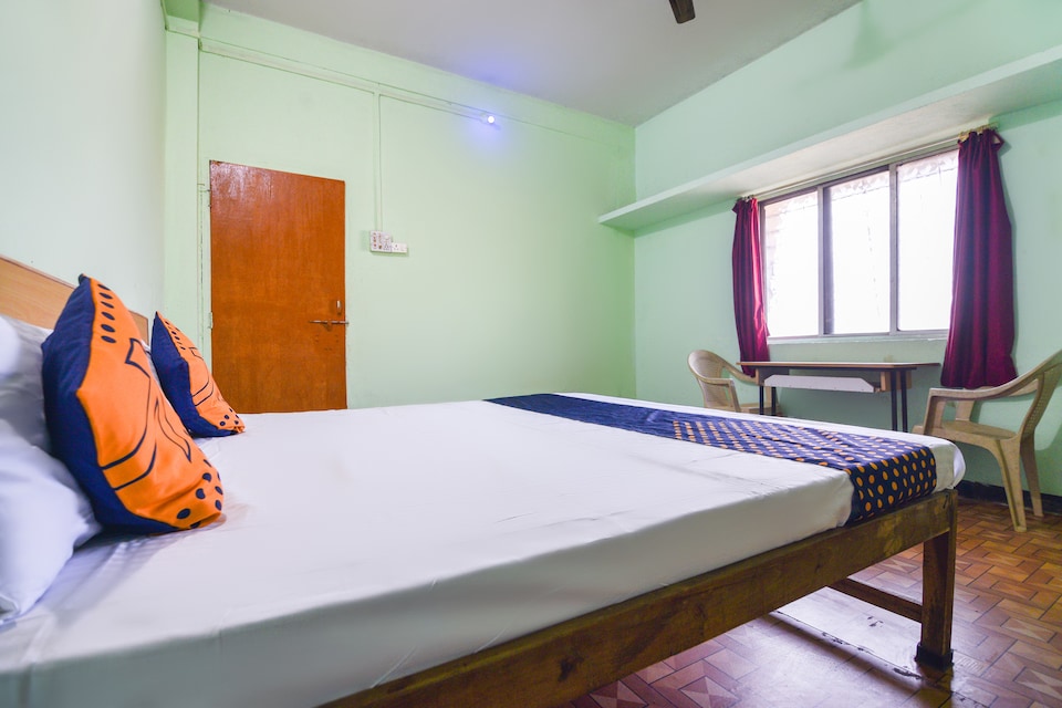 SPOT ON 70174 Anand Lodging, Kolhapur, Kolhapur