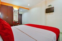 OYO Sree Chakra Hotels