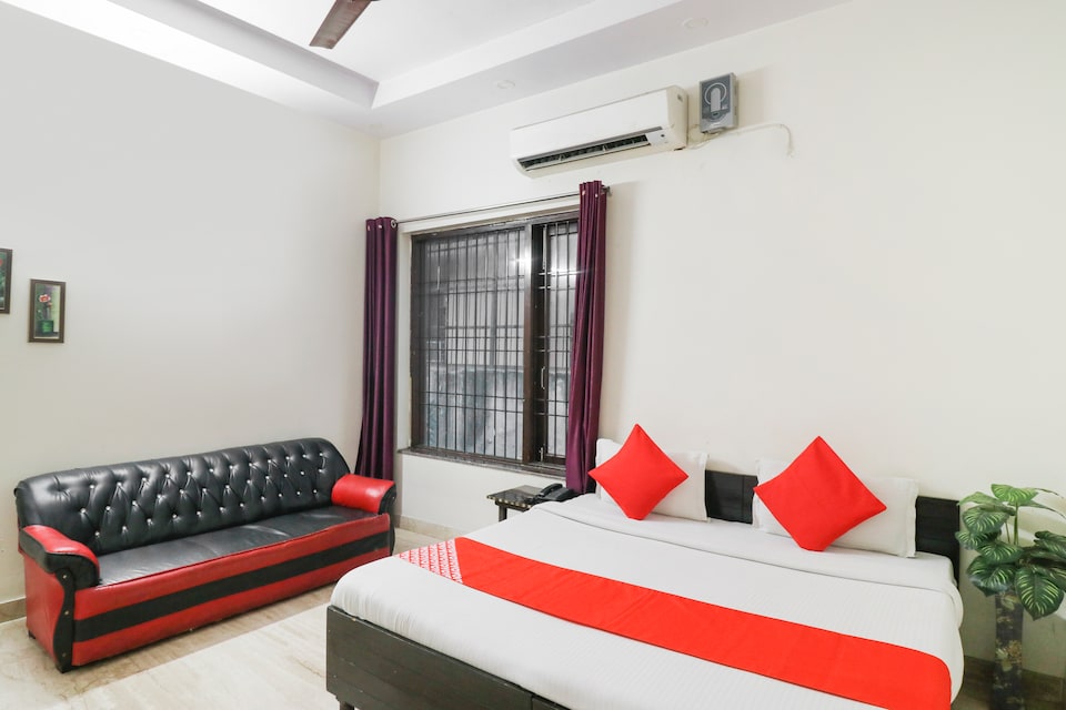 OYO 70201 Winsome Guest House, Noida City, Noida