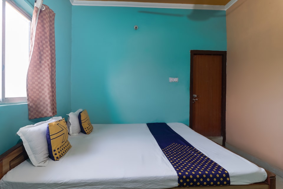 OYO 70205 Hotel Radha Krishna Inn, Darbhanga city, Darbhanga