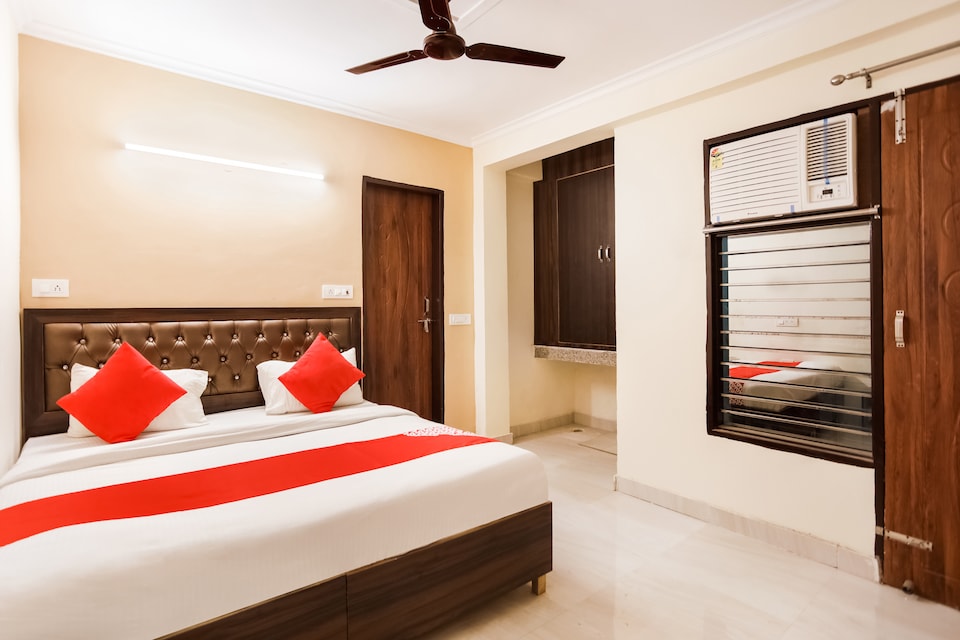 OYO Kartik House Near Delhi Airport, Airport Delhi, Delhi Transit