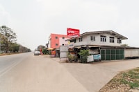 OYO 654 Samanmit Inn Hotel