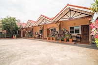 OYO 654 Samanmit Inn Hotel