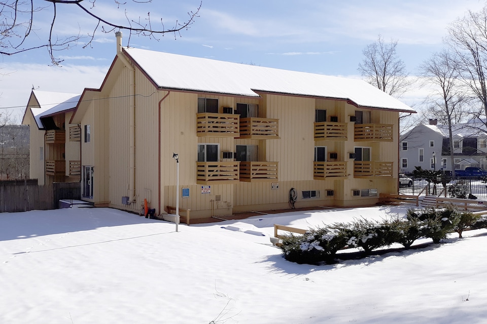 Iron Horse Inn by OYO, C6070, Hartford CT