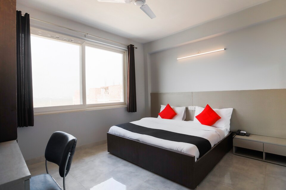 Capital O Prince Residency Near PVR Ansal Plaza Greater Noida, Greater Noida, Noida