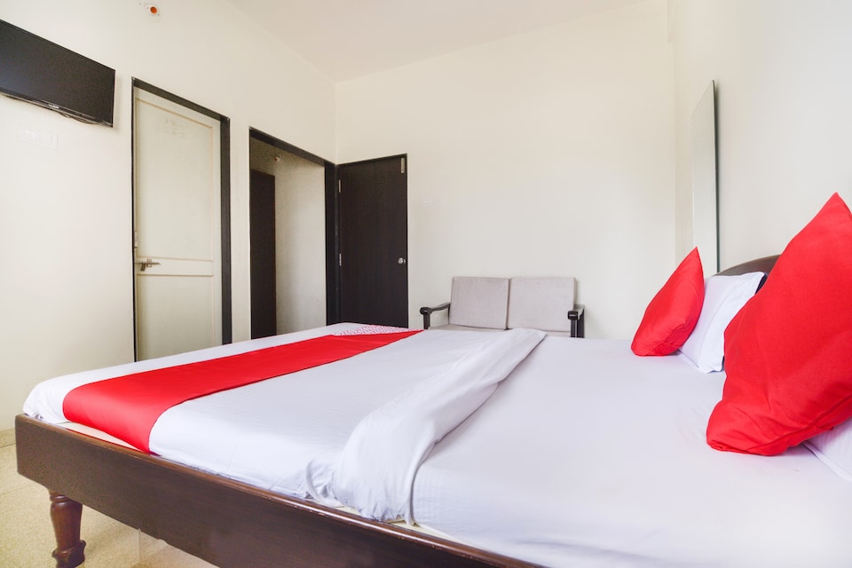 OYO 70244 Hotel Sagarika, Kolhapur, Kolhapur