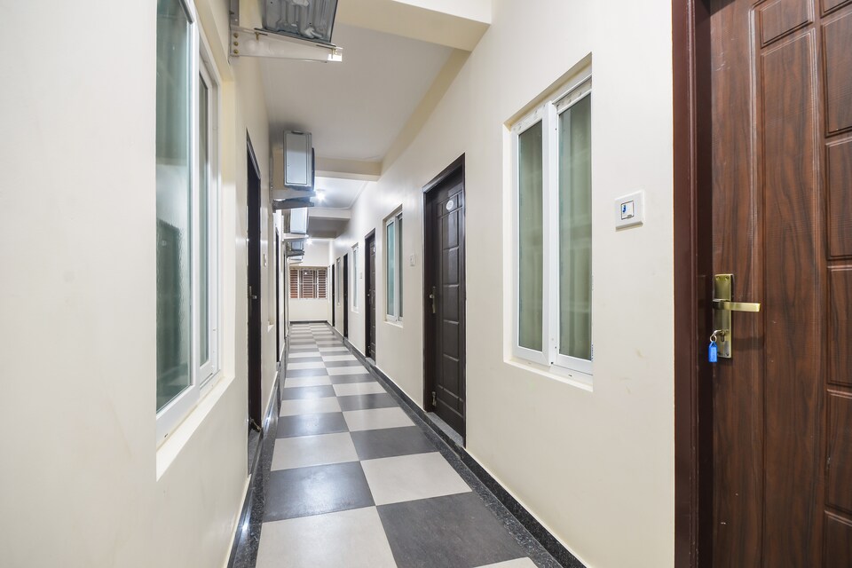 OYO 70250 Royal Residency, Salem Outskirt, Salem