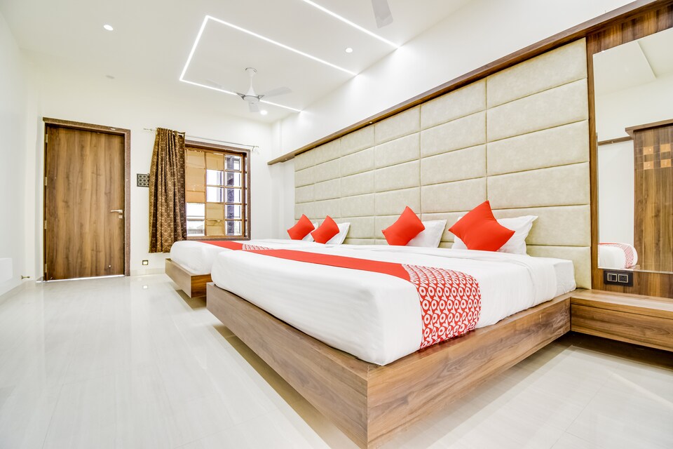 OYO 70260 Vrundavan Grand, Paratwada, Amravati