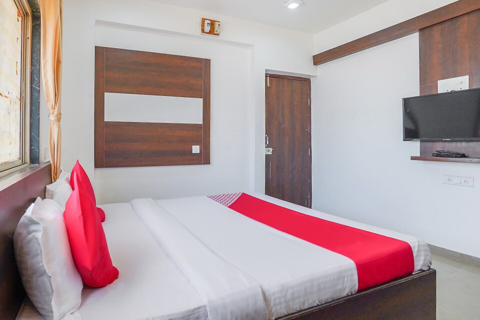 OYO Flagship 70264 Hotel Vrindavan, Katraj Khed Shivapur Pune, Pune