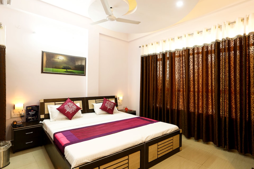 OYO Hotel Plaza Inn, Hamidia Road Bhopal, Bhopal