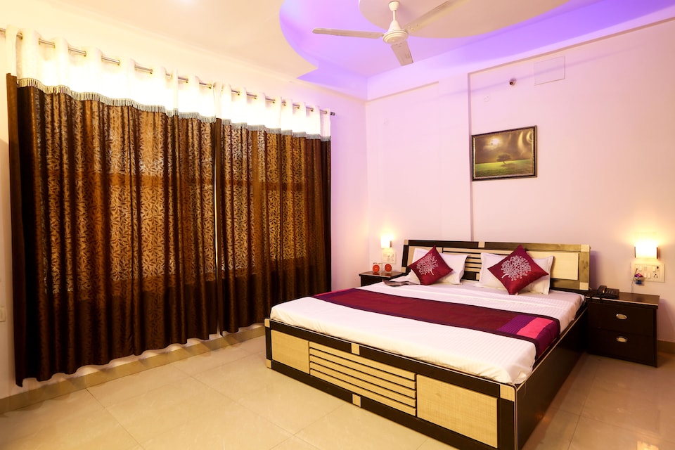 OYO Hotel Plaza Inn, Hamidia Road Bhopal, Bhopal
