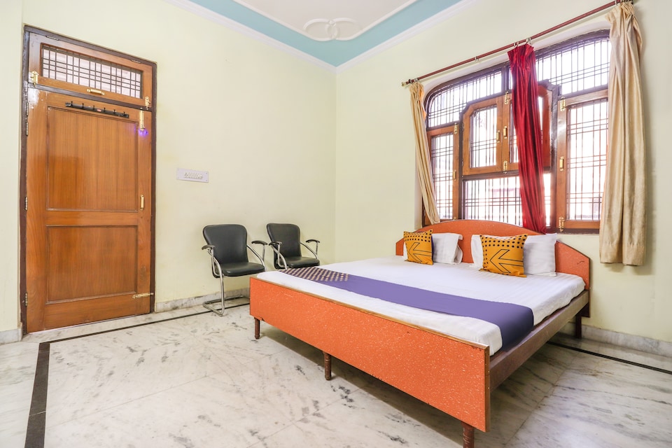 SPOT ON Rangoli Palace Near Munshi Pulia Metro Station, Vikas Nagar Lucknow, Lucknow