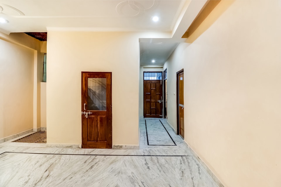 OYO 70318 Maa Sharda Residency, Indira Nagar Lucknow, Lucknow