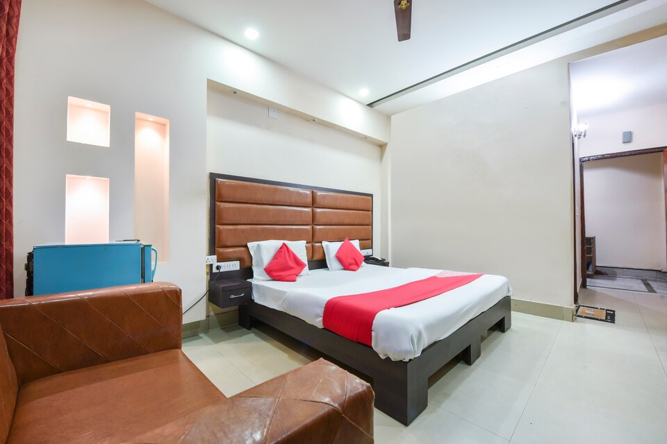 OYO 70327 New Karan Hotel, Jammu, Jammu
