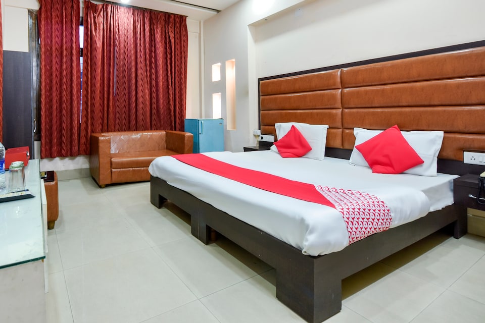 OYO 70327 New Karan Hotel, Jammu, Jammu