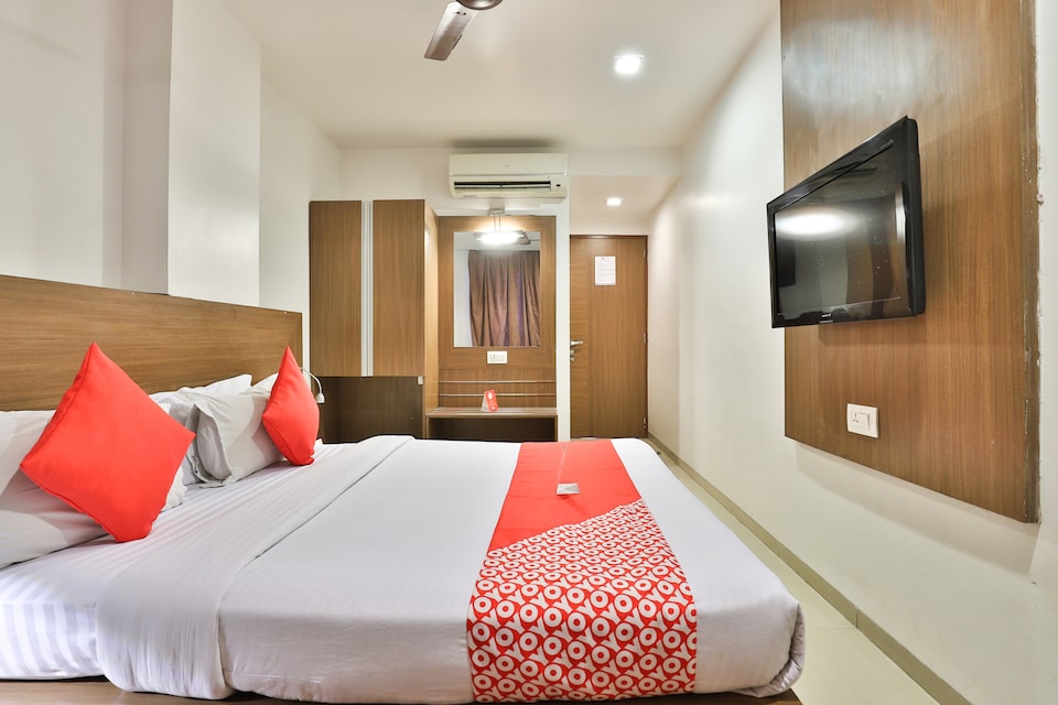 OYO 9626 Hotel Kalyan, Sayajigunj Vadodara, Vadodara