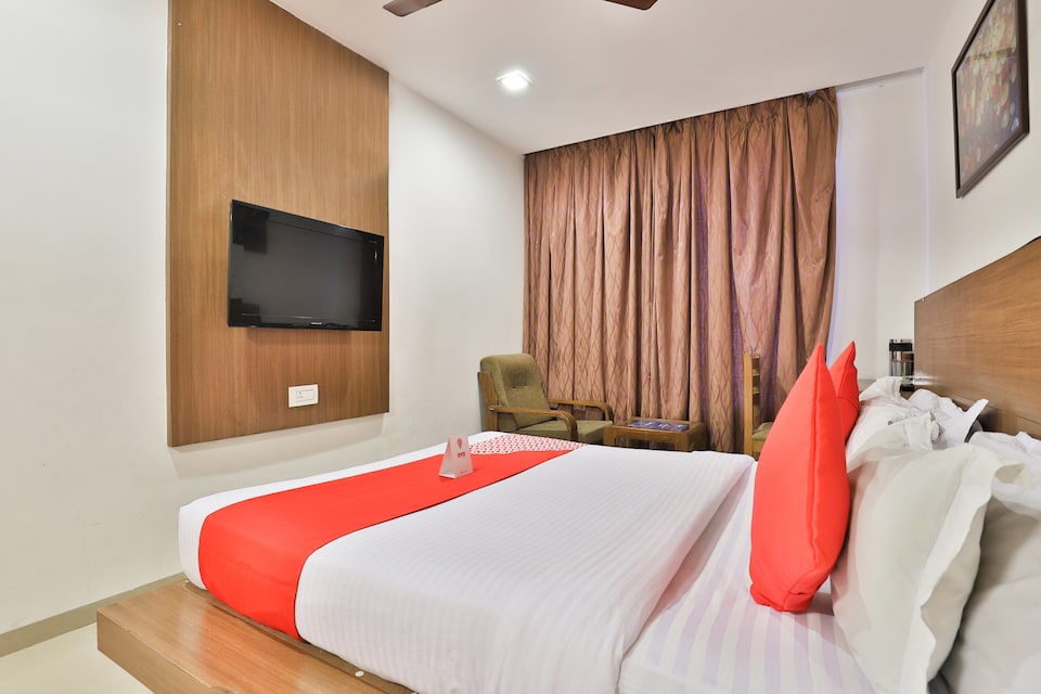 OYO 9626 Hotel Kalyan, Sayajigunj Vadodara, Vadodara
